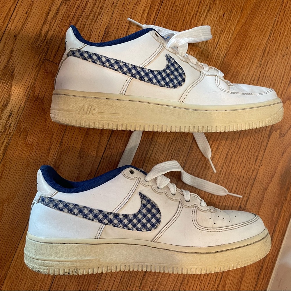 Nike Air sneakers. Kids size 5.5 . - Picture 11 of 11